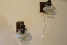 Load image into Gallery viewer, VINTAGE WALL LAMP
